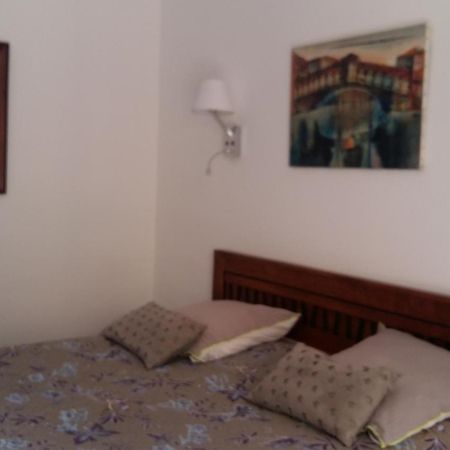 Chambres de la Terre Blanche Sanary-sur-Mer Habitación foto