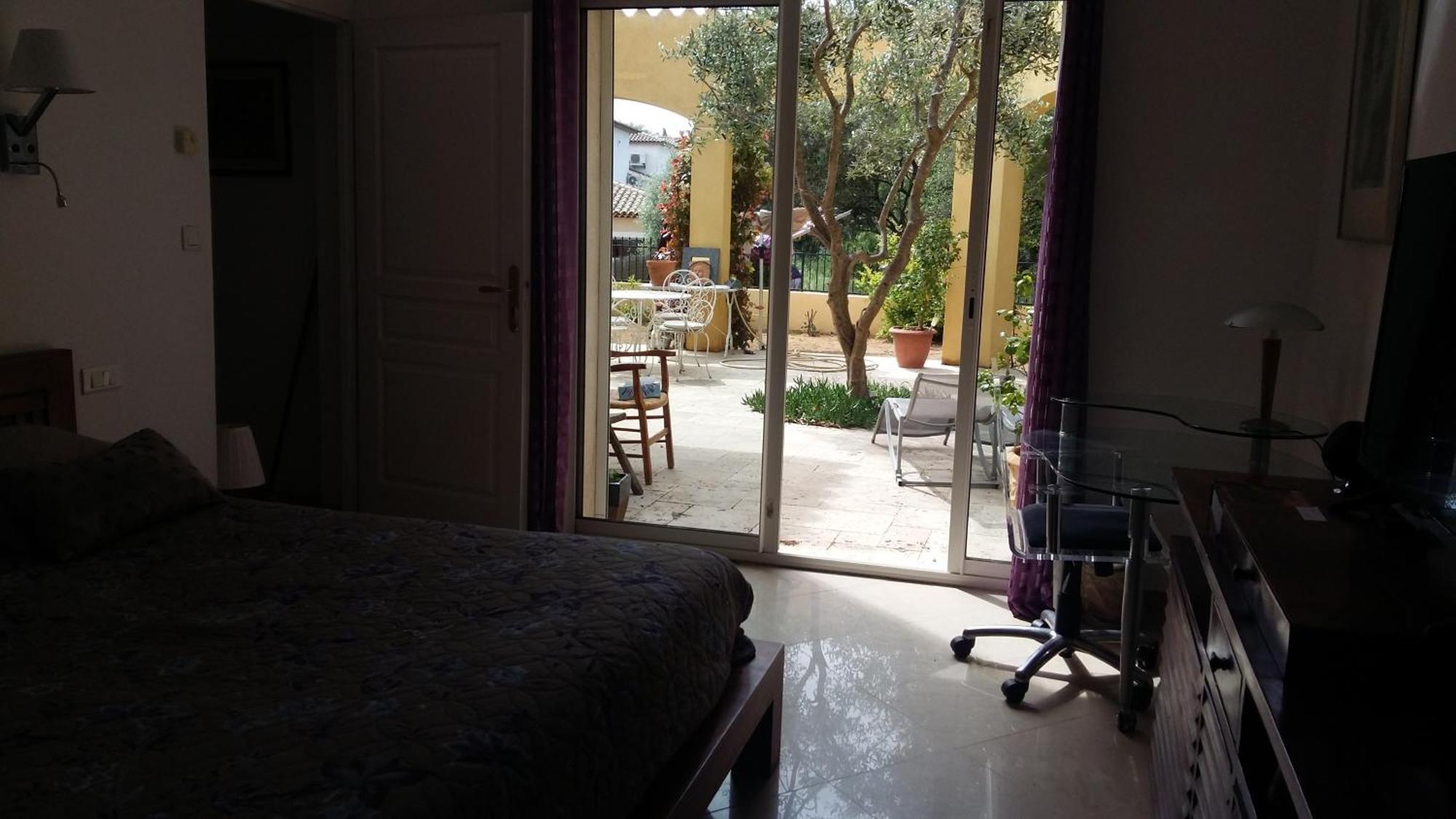 Chambres de la Terre Blanche Sanary-sur-Mer Habitación foto
